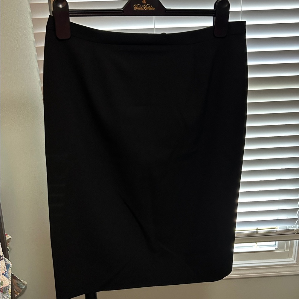 Brooks Brothers Women’s Suit skirt. Knee length.  size 10